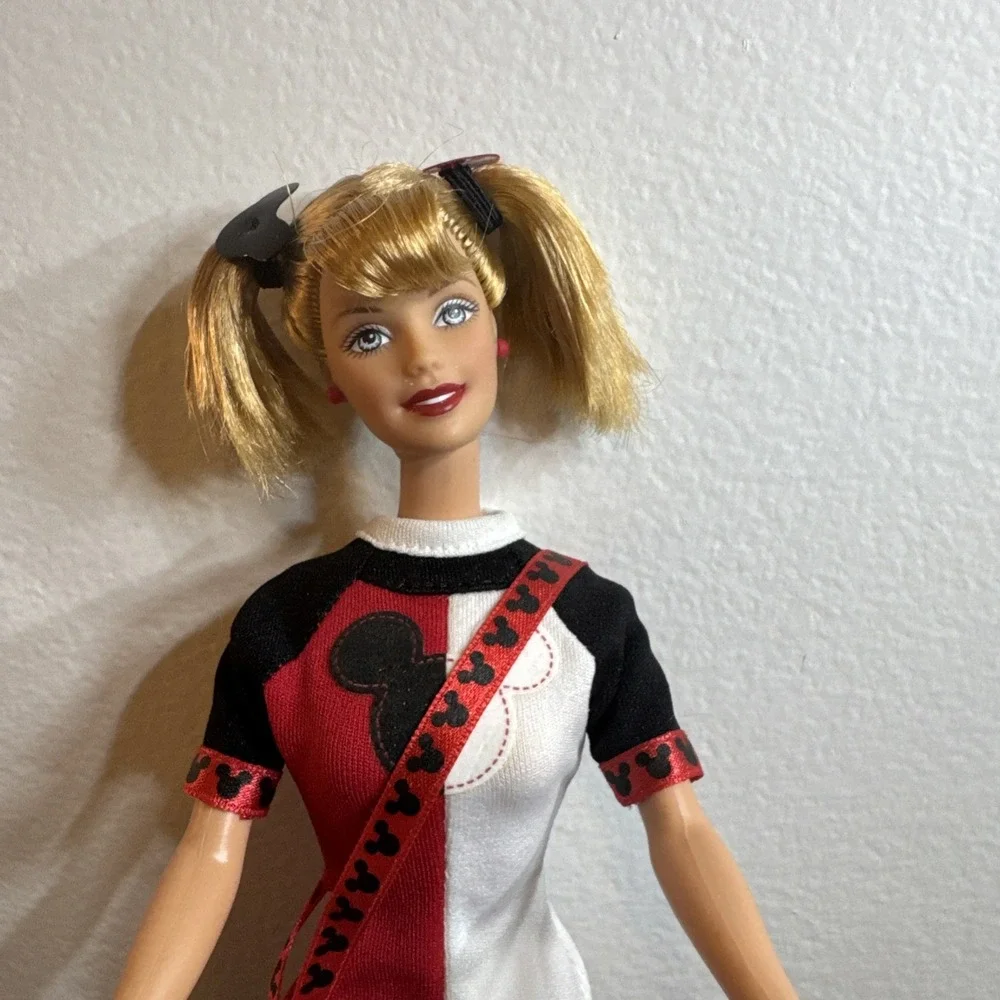 Vintage‎ Barbie #28172 Disney Favorites Theme Park Exclusive